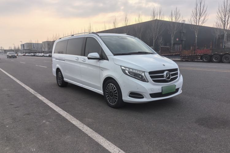 Used Mercedes-Benz V-Class 2017 V 260 L Prestige Extended Edition Exterior 2