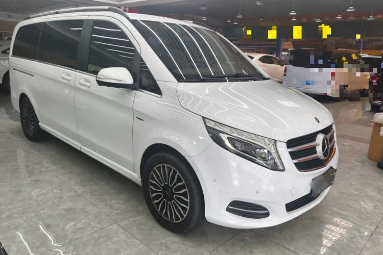 Used Mercedes-Benz V-Class 2017 V 260 Prestige Edition Exterior 2