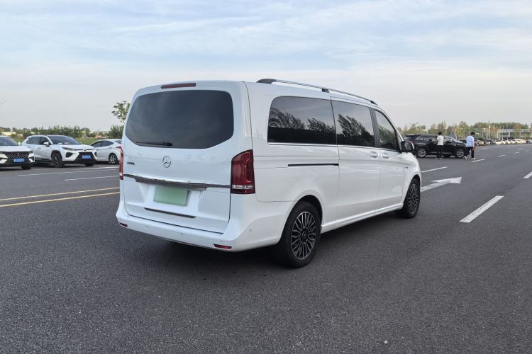 Used Mercedes-Benz V-Class 2017 V 260 L Prestige Extended Edition Exterior 3