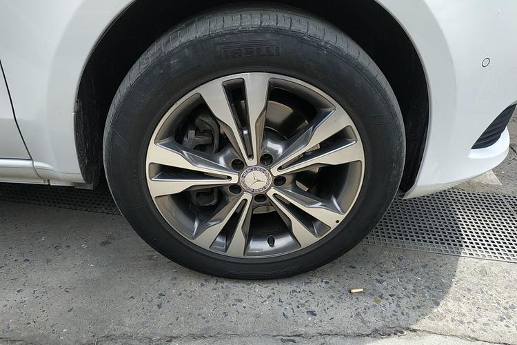 Used Mercedes-Benz V-Class 2017 V 260 Avantgarde Edition Exterior 9