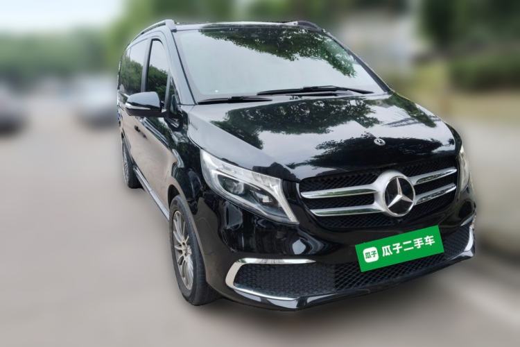 Used Mercedes-Benz V-Class 2017 V 260 Avantgarde Edition Front Right 45 Deg