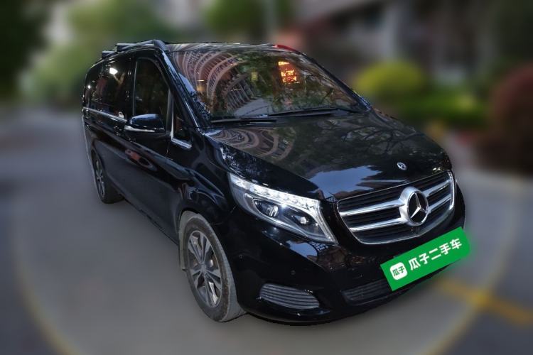 Used Mercedes-Benz V-Class 2017 V 260 Avantgarde Edition Front Right 45 Deg