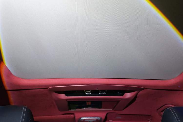 Used Mercedes-Benz V-Class 2017 V 260 Avantgarde Edition Headliner