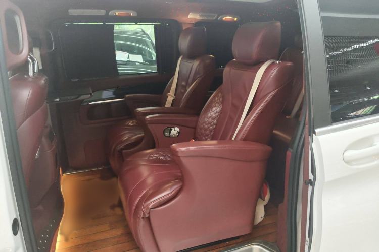 Used Mercedes-Benz V-Class 2017 V 260 Prestige Edition Interior 1