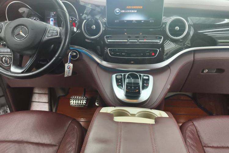 Used Mercedes-Benz V-Class 2017 V 260 Prestige Edition Interior 11