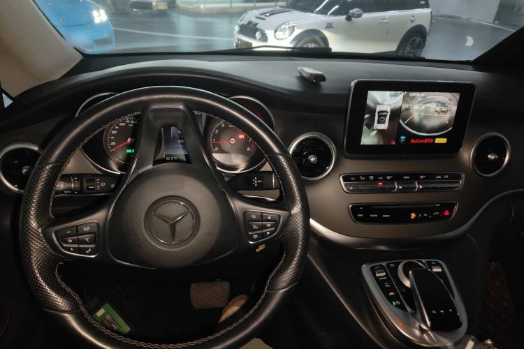 Used Mercedes-Benz V-Class 2017 V250 2.0T U.S. Spec Interior 2
