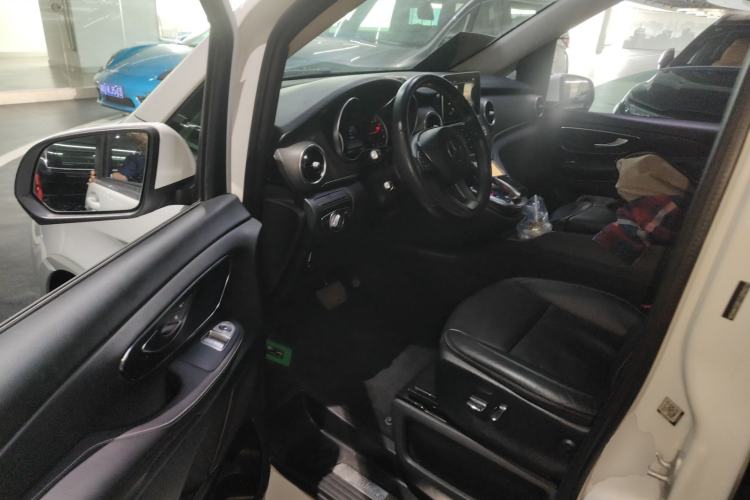 Used Mercedes-Benz V-Class 2017 V250 2.0T U.S. Spec Interior 3