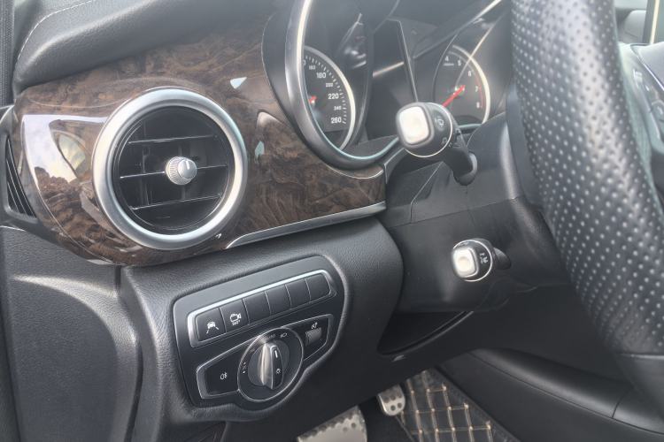Used Mercedes-Benz V-Class 2017 V 260 L Prestige Extended Edition Interior 7