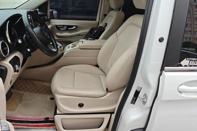 Used Mercedes-Benz V-Class 2017 V 260 Avantgarde Edition Left Front Seat