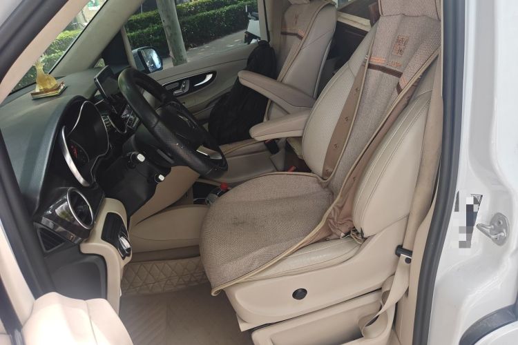 Used Mercedes-Benz V-Class 2017 V 260 Avantgarde Edition Left Front Seat