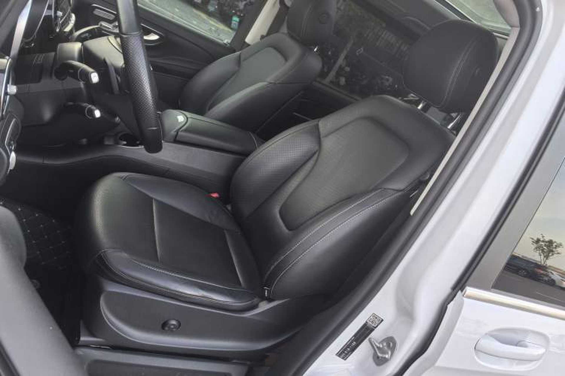 Used Mercedes-Benz V-Class 2017 V 260 L Prestige Extended Edition Left Front Seat