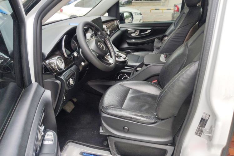 Used Mercedes-Benz V-Class 2017 V 260 Avantgarde Edition Left Front Seat