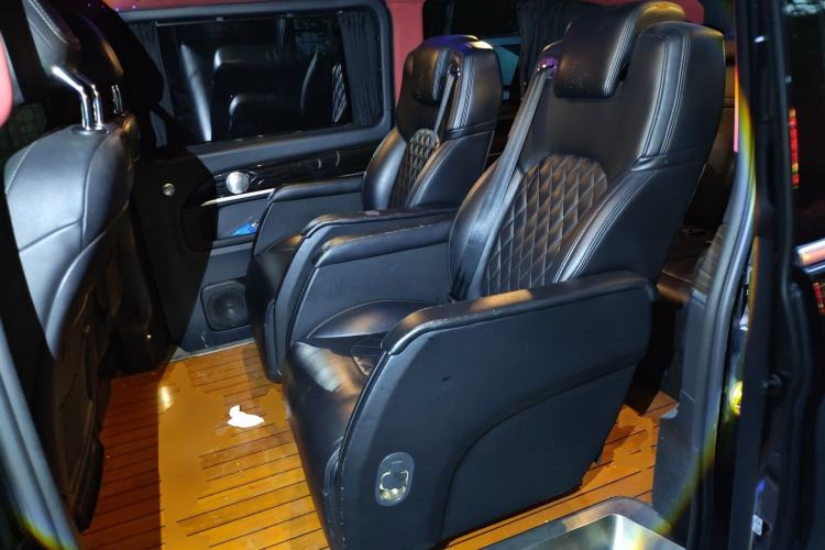Used Mercedes-Benz V-Class 2017 V 260 Avantgarde Edition Left Rear Seat