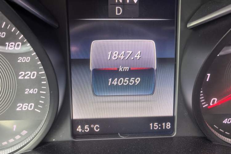 Used Mercedes-Benz V-Class 2017 V 260 L Prestige Extended Edition Odometer Close Up