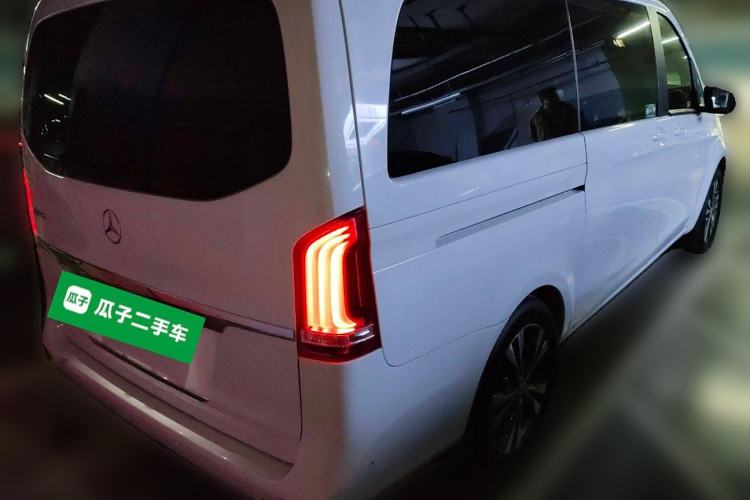 Used Mercedes-Benz V-Class 2017 V 260 Avantgarde Edition Rear Right 45 Deg