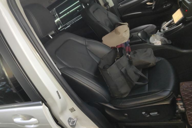 Used Mercedes-Benz V-Class 2017 V250 2.0T U.S. Spec Right Front Seat