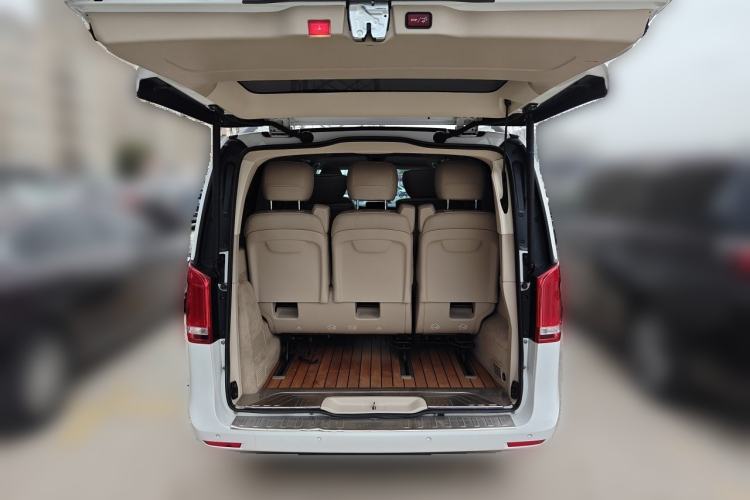 Used Mercedes-Benz V-Class 2017 V 260 Avantgarde Edition Trunk