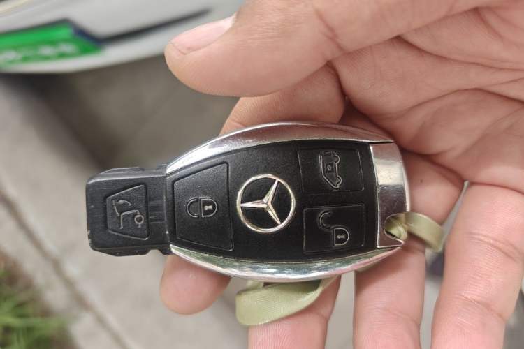 Used Mercedes-Benz V-Class 2017 V 260 Avantgarde Edition Vehicle Key