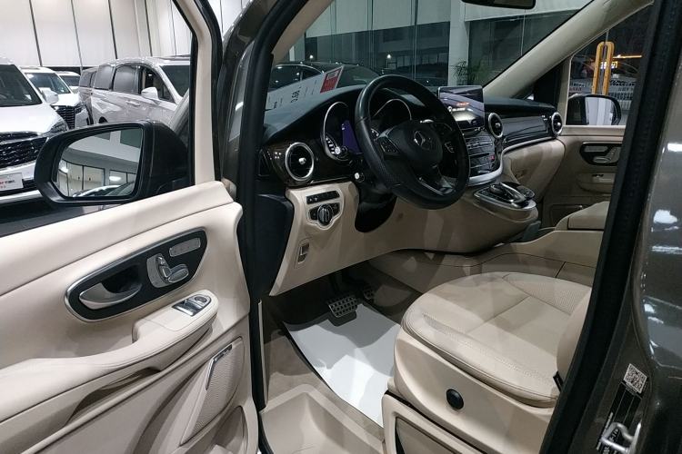 Used Mercedes-Benz V-Class 2017 V 260 Prestige Edition Driver Seat
