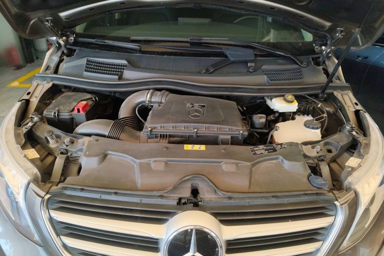 Used Mercedes-Benz V-Class 2017 V 260 Prestige Edition Engine Bay