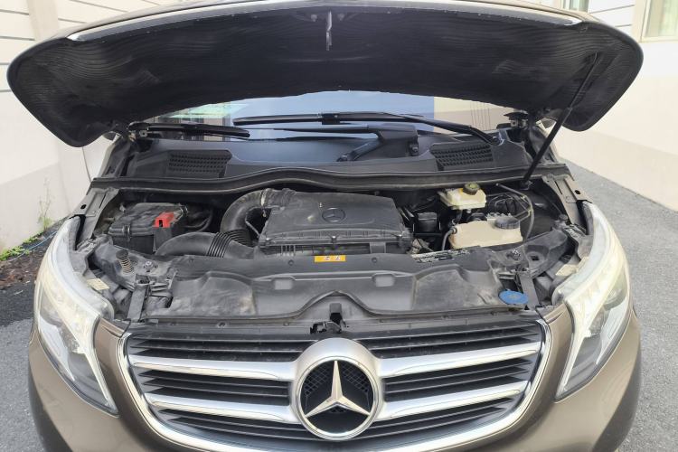Used Mercedes-Benz V-Class 2017 V 260 Avantgarde Edition Engine Bay
