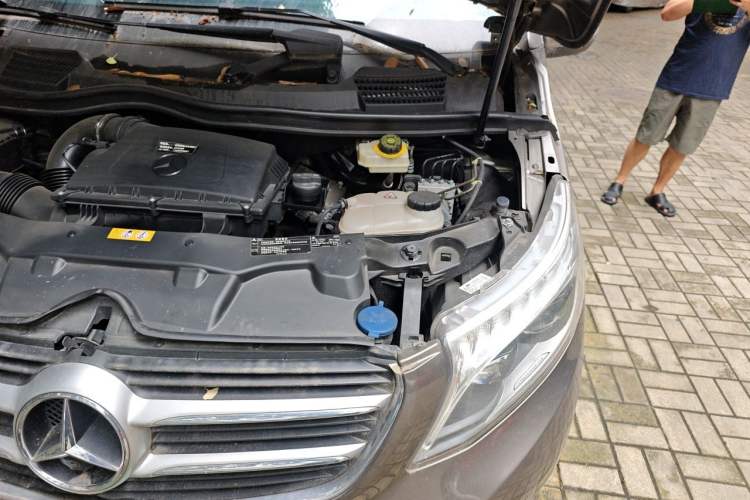 Used Mercedes-Benz V-Class 2017 V 260 Avantgarde Edition Engine Bay Left