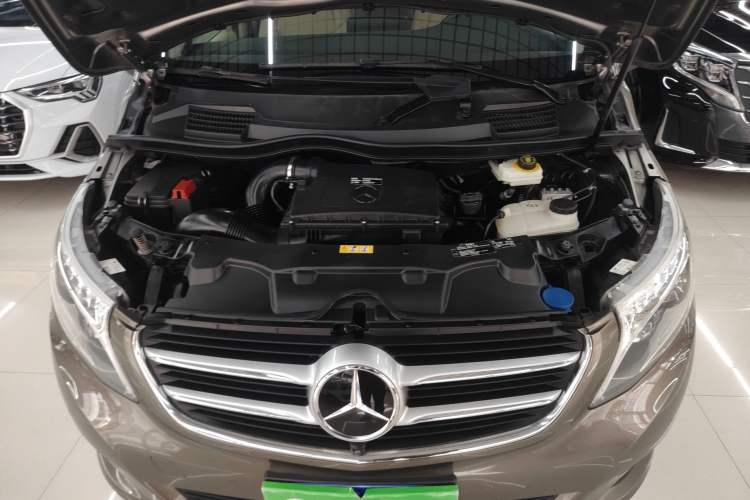 Used Mercedes-Benz V-Class 2017 V 260 Prestige Edition Engine Bay
