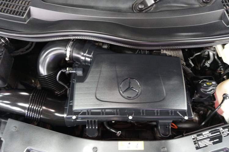 Used Mercedes-Benz V-Class 2017 V 260 L Prestige Extended Edition Engine Bay