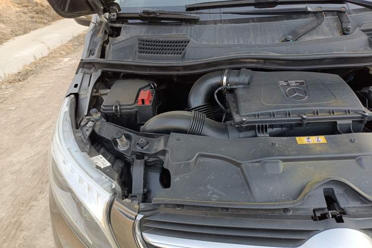 Used Mercedes-Benz V-Class 2017 V 260 Avantgarde Edition Engine Bay Right