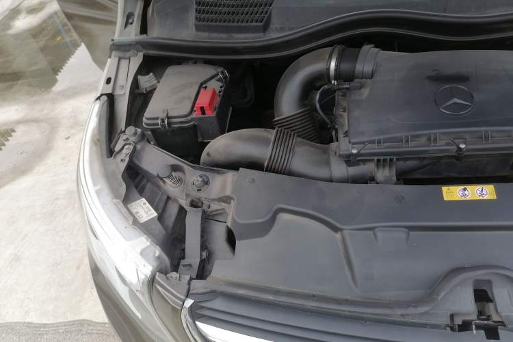 Used Mercedes-Benz V-Class 2017 V 260 L Prestige Extended Edition Engine Bay Right