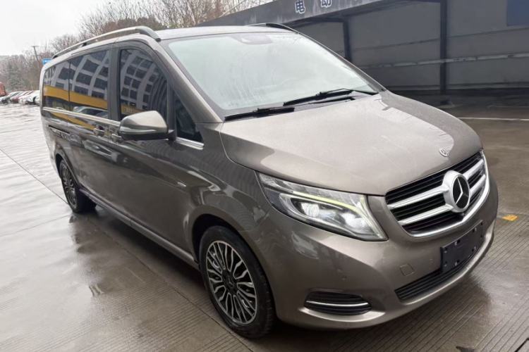Used Mercedes-Benz V-Class 2017 V 260 L Prestige Extended Edition Exterior 3