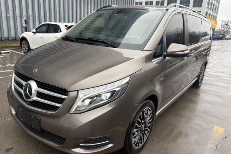 Used Mercedes-Benz V-Class 2017 V 260 L Prestige Extended Edition Exterior 4