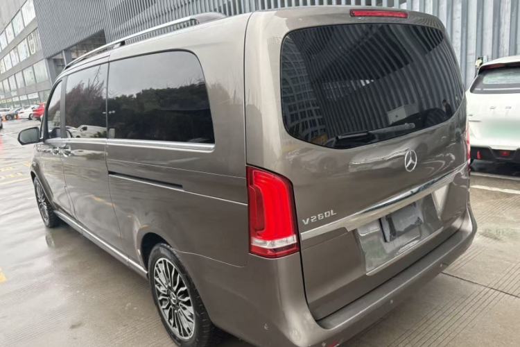Used Mercedes-Benz V-Class 2017 V 260 L Prestige Extended Edition Exterior 7