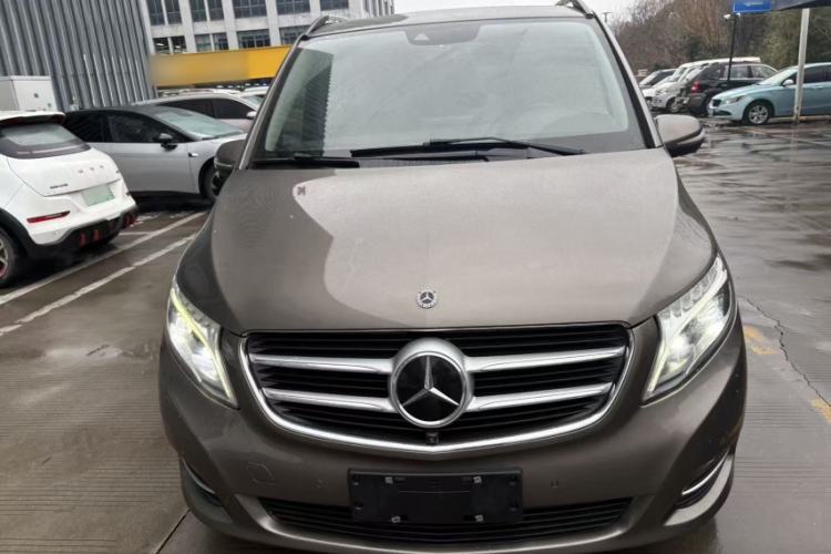 Used Mercedes-Benz V-Class 2017 V 260 L Prestige Extended Edition Exterior 9