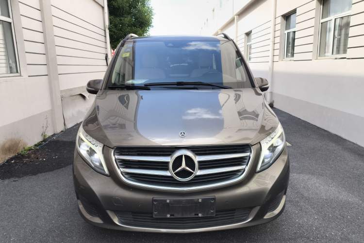 Used Mercedes-Benz V-Class 2017 V 260 Avantgarde Edition Front