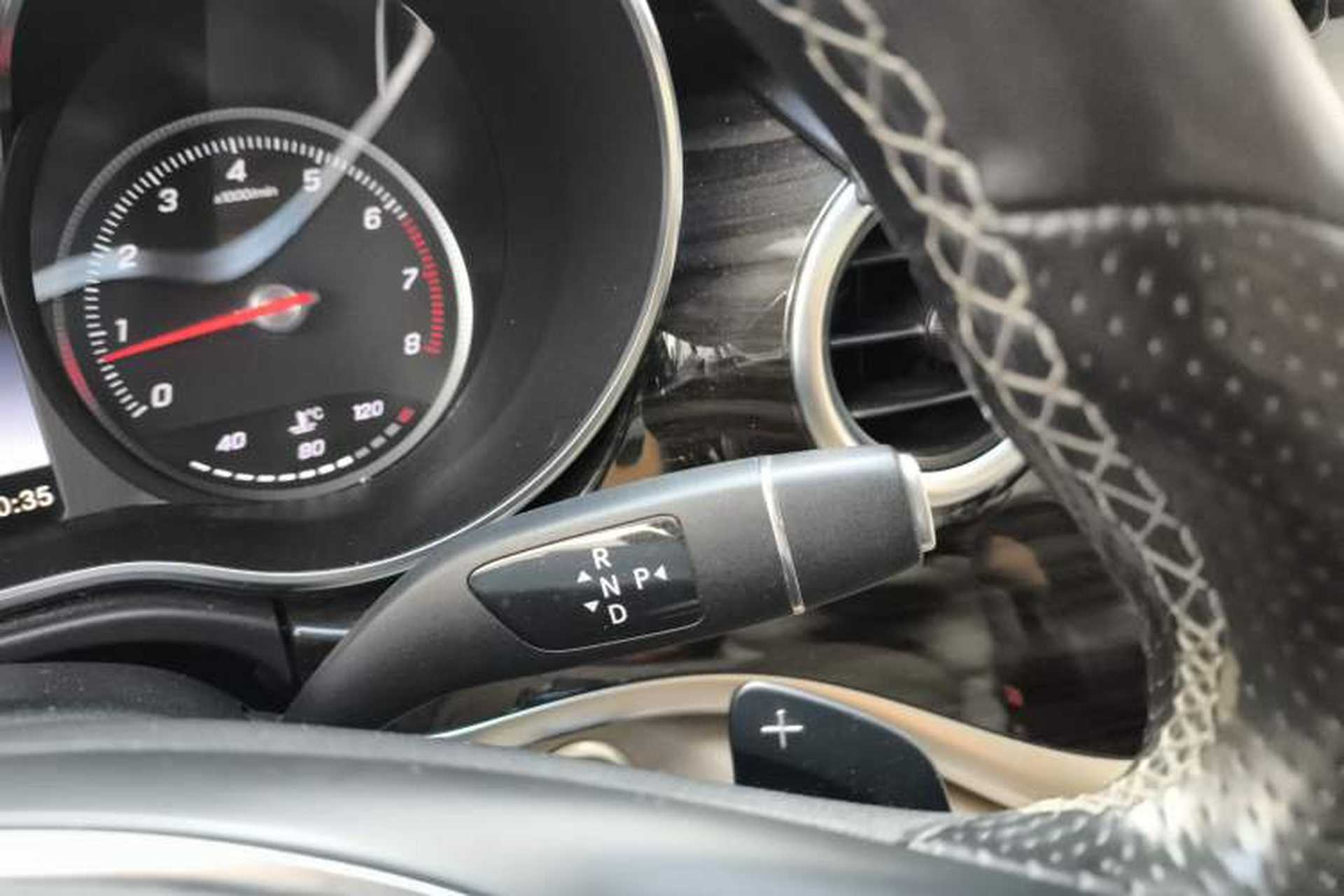 Used Mercedes-Benz V-Class 2017 V 260 Avantgarde Edition Gear Lever