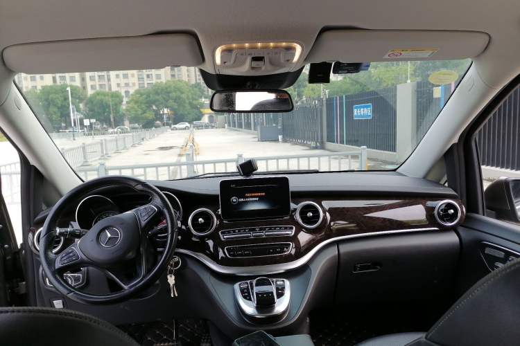Used Mercedes-Benz V-Class 2017 V 260 L Prestige Extended Edition Headliner