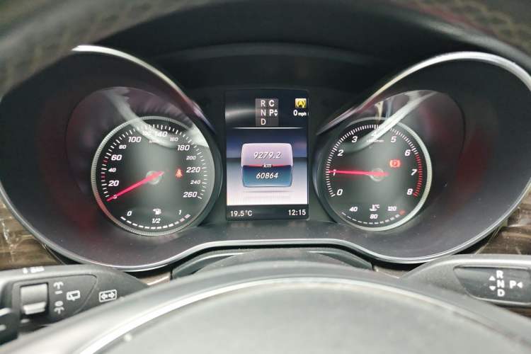 Used Mercedes-Benz V-Class 2017 V 260 Avantgarde Edition Instrument Cluster