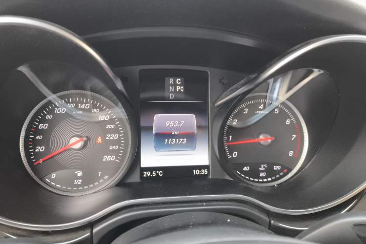Used Mercedes-Benz V-Class 2017 V 260 Avantgarde Edition Instrument Cluster