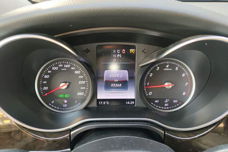 Used Mercedes-Benz V-Class 2017 V 260 L Prestige Extended Edition Instrument Cluster