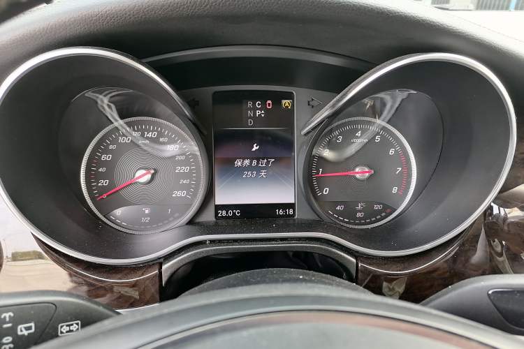 Used Mercedes-Benz V-Class 2017 V 260 L Prestige Extended Edition Instrument Cluster