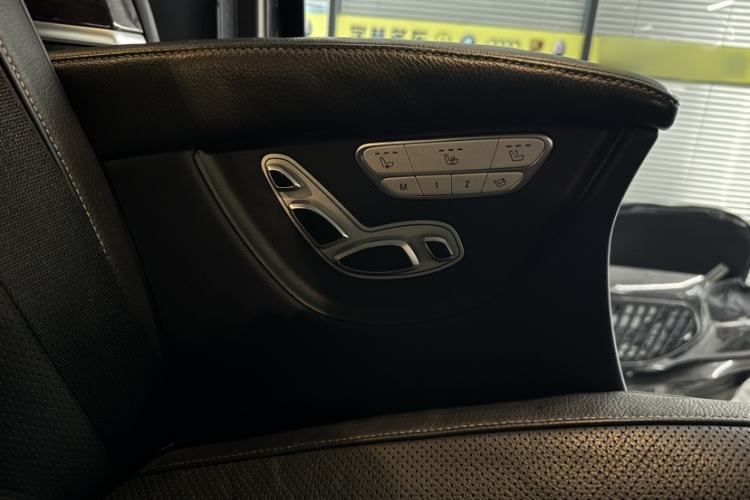 Used Mercedes-Benz V-Class 2017 V 260 L Prestige Extended Edition Interior 5