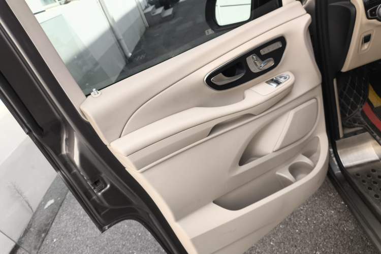 Used Mercedes-Benz V-Class 2017 V 260 Avantgarde Edition Left Front Door Interior