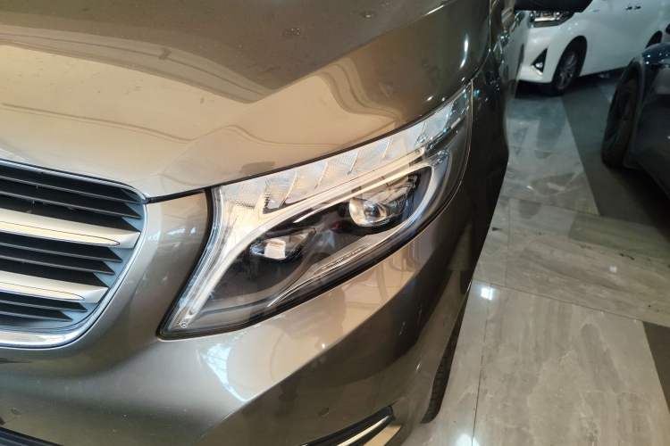Used Mercedes-Benz V-Class 2017 V 260 Prestige Edition Left Front Headlight