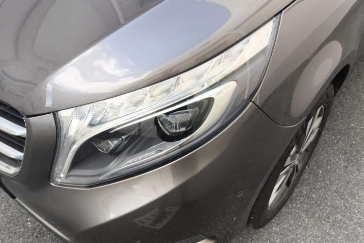 Used Mercedes-Benz V-Class 2017 V 260 Avantgarde Edition Left Front Headlight