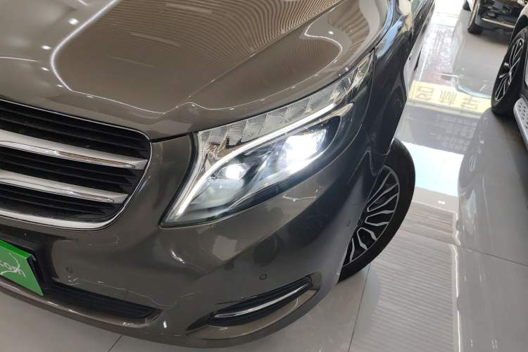 Used Mercedes-Benz V-Class 2017 V 260 L Prestige Extended Edition Left Front Headlight