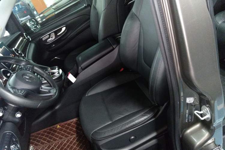 Used Mercedes-Benz V-Class 2017 V 260 L Prestige Extended Edition Left Front Seat