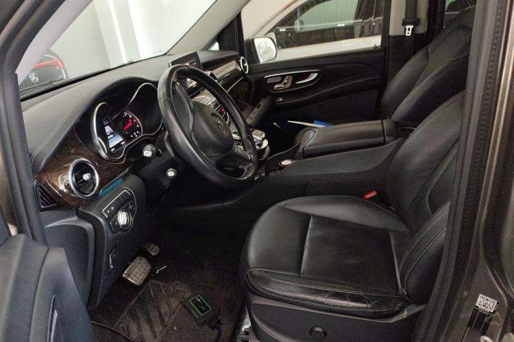 Used Mercedes-Benz V-Class 2017 V 260 L Prestige Extended Edition Left Front Seat