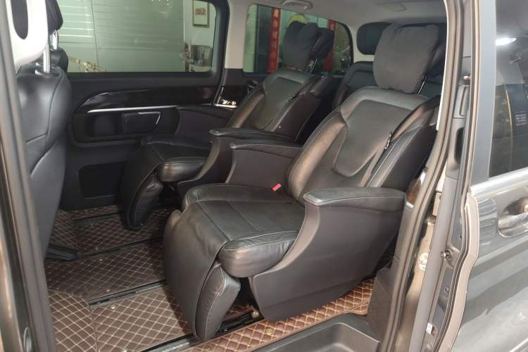 Used Mercedes-Benz V-Class 2017 V 260 Prestige Edition Left Rear Seat