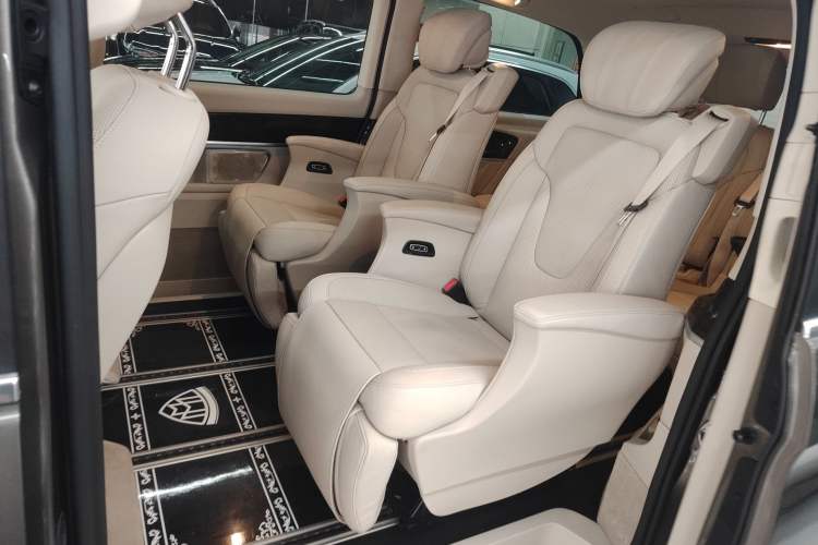 Used Mercedes-Benz V-Class 2017 V 260 Prestige Edition Left Rear Seat